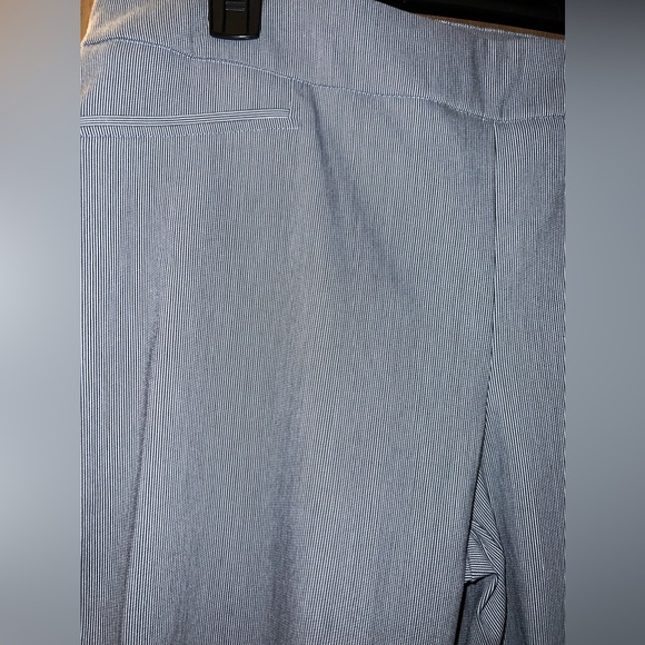 BUNDLE! (2) pairs of pull on size XL dress cropped pants/capris - Picture 4 of 14